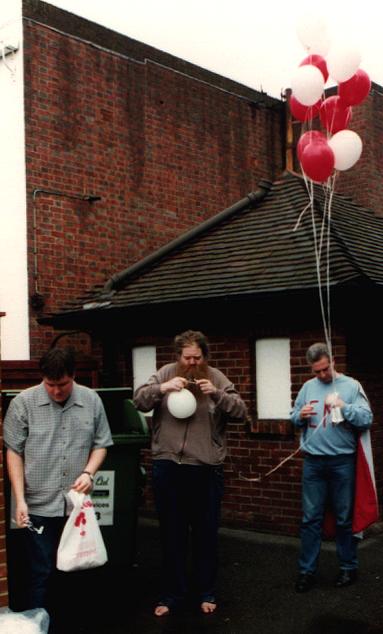 Anonymous,
Dave and Xemu preparing ballons, 37kB JPEG